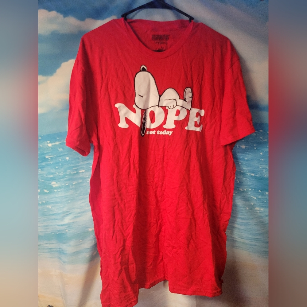 Peanuts NWOT Red Snoopy Graphic T-Shirt Size Large
